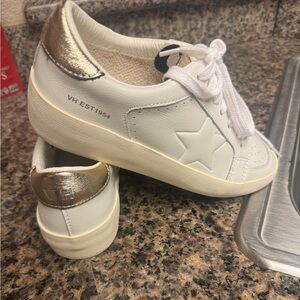 NWOT Vintage Havana Star Sneakers